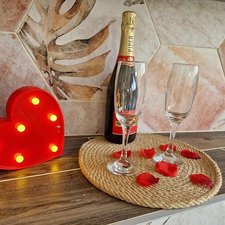 Atoumo Appartement Love Jacuzzi & Jardin Disneyland Paris Quincy-Voisins Buitenkant foto